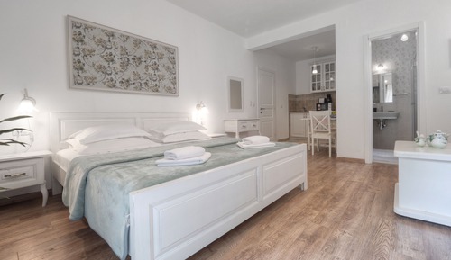 Suite estudio romántica, no fumadores, vistas al jardín