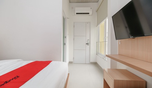 Habitación doble (RedDoorz)