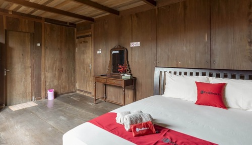 Habitación Deluxe (RedDoorz)
