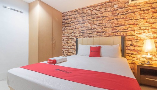 Habitación doble (RedDoorz)
