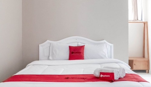Habitación doble (RedDoorz)
