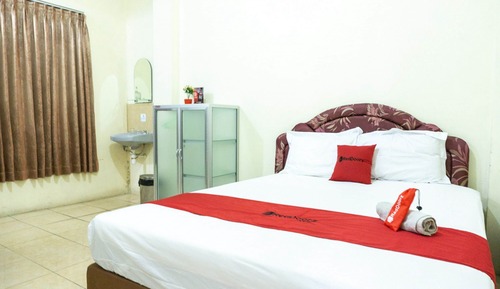 Habitación doble (RedDoorz)