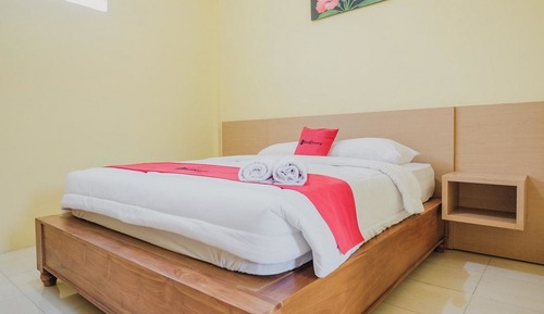 Habitación doble (RedDoorz)