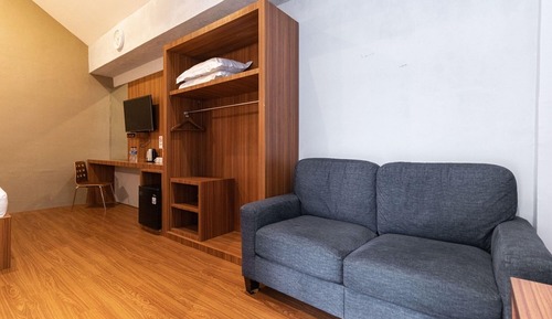 Suite (RedDoorz)