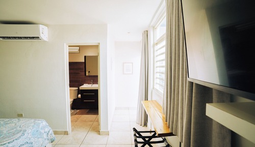 Habitación Confort doble, 1 cama de matrimonio, balcón, planta baja