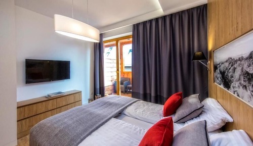 Estudio (107 with SPA, Pool access)