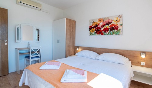 Estudio (Family Studio with Balcony Sea View)