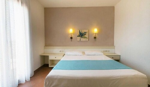 One Bedroom Apartment Upper Floor