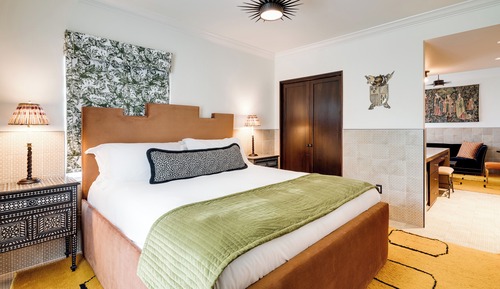 Capone Suite