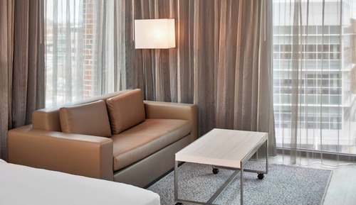 Habitación, 1 cama de matrimonio grande con sofá cama, en esquina
