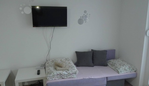 Apartamento, varias habitaciones, balcón, vistas al jardín
