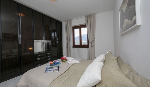 Apartamento familiar, 2 habitaciones, junto a la montaña (Sonenga Panoramic Terrace)