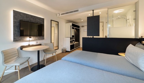 Innside Twin Room
