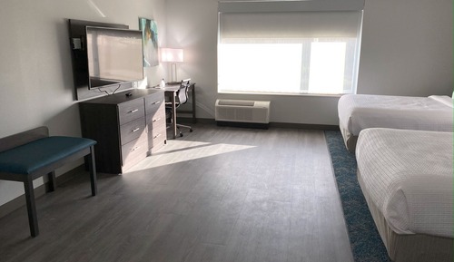 Habitación estándar, 2 camas de matrimonio, no fumadores (with Single Sofabed)