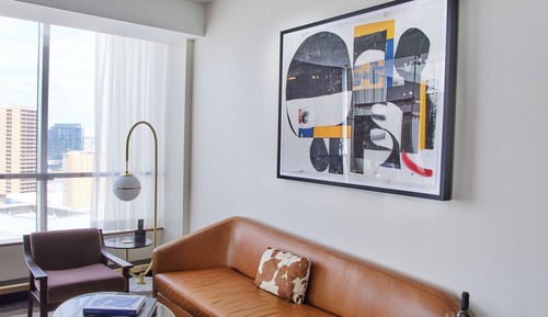 Suite (Skyline)