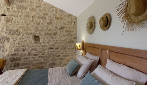 Deluxe Room, 1 King Bed, Kitchen, Garden View