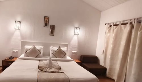 Pool Side Room