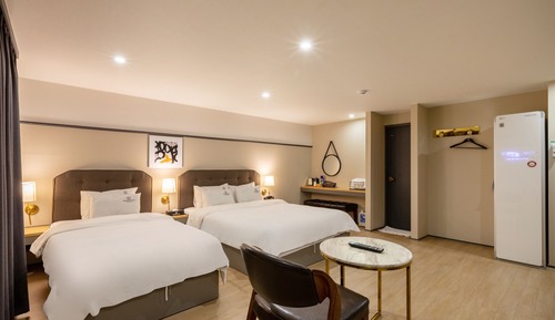 Suite Deluxe (LG Styler, 2PC)
