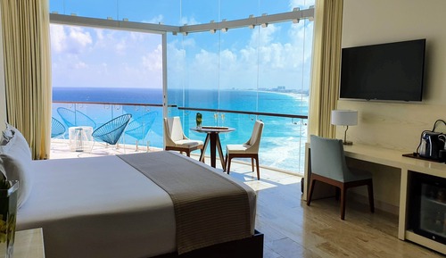Altitude Corner Suite Ocean Front