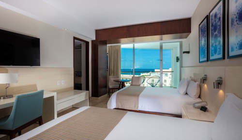 Altitude Suite 2 double beds, Boulevard view