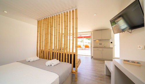 Estudio Premium, vistas a la piscina