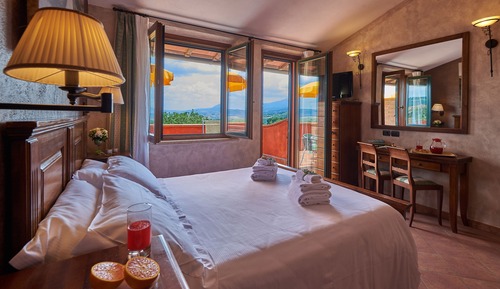 Habitación superior, terraza, vistas al valle