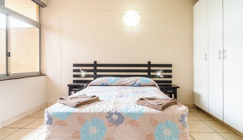 3 Sleeper Flat, Balcony