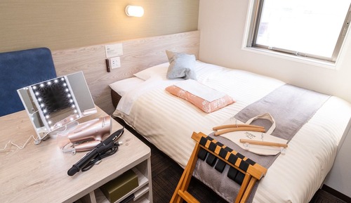 Habitación, solo para mujeres, no fumadores