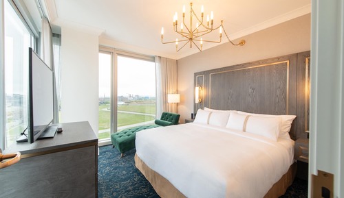 Suite ejecutiva, 1 cama de matrimonio grande con sofá cama (With Tub)