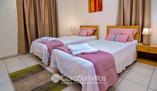 Villa, 2 habitaciones, fumadores, piscina privada