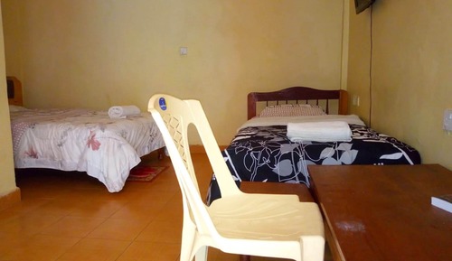 Habitación con 2 camas individuales