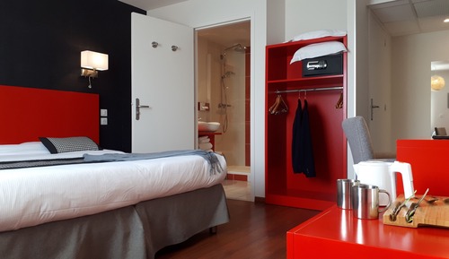 Habitación superior con 1 cama doble o 2 individuales, accesible para personas con discapacidad