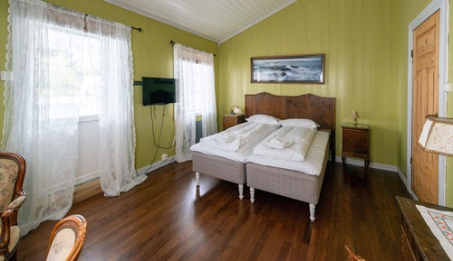Habitación con 1 cama doble o 2 individuales, balcón