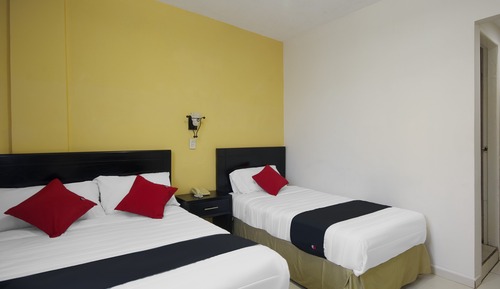 Habitación triple estándar (1 queen bed)