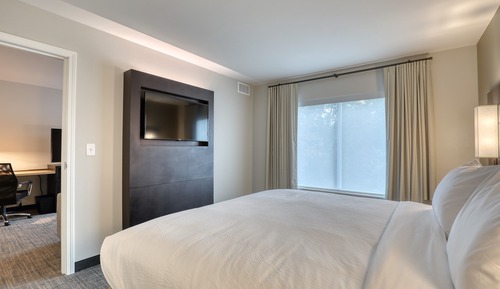 Suite, 1 habitación (Mobility/Hearing Access, Roll-In Shwr)