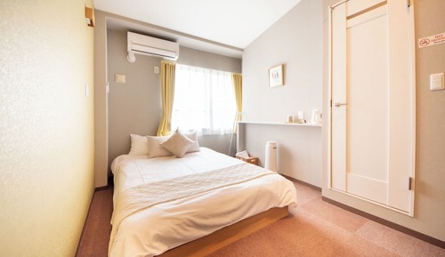 Double Room 402
