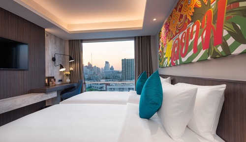 Habitación Grand, 1 cama de matrimonio grande, vistas a la ciudad (Deluxe)