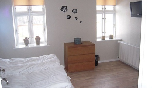 Habitación básica con 2 camas individuales