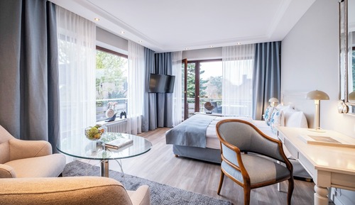Suite junior, 1 habitación, balcón (100m from the beach)