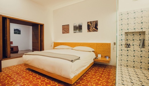 Zarate Suite