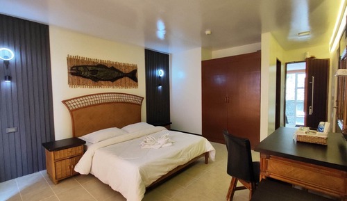 Habitación, terraza, vistas al mar