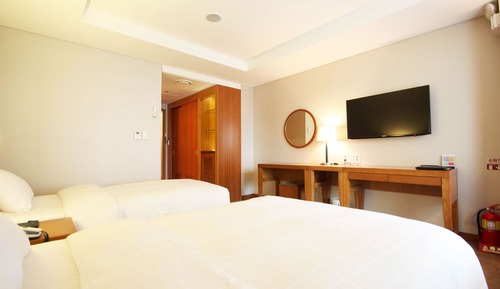 Habitación familiar con 2 camas individuales