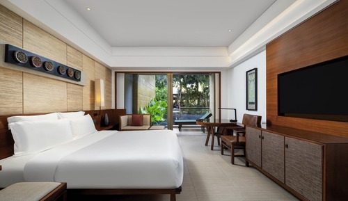 Habitación Deluxe, 1 cama de matrimonio grande, acceso a la piscina, vistas al jardín