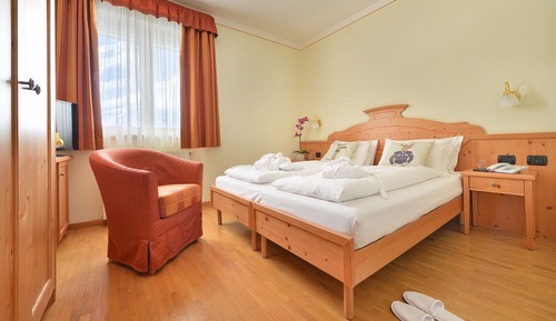 Habitación estándar con 1 cama doble o 2 individuales