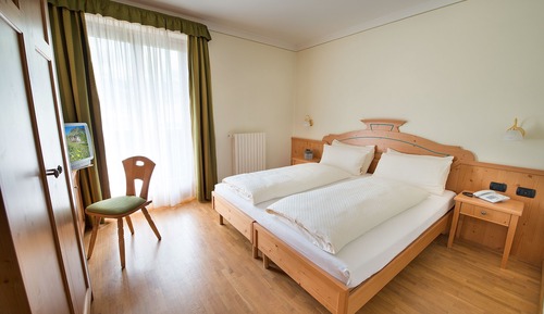 Habitación superior con 1 cama doble o 2 individuales