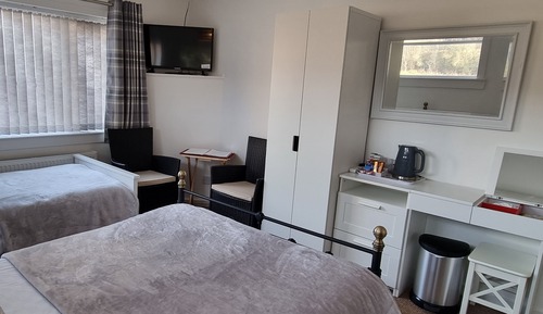 Habitación triple, baño privado