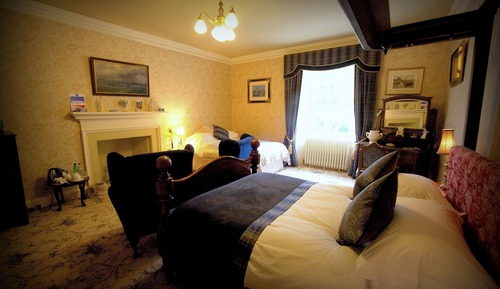 Superior Quadruple Room (Tartan Twin)