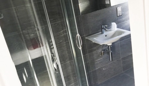 Habitación superior con 1 cama doble o 2 individuales