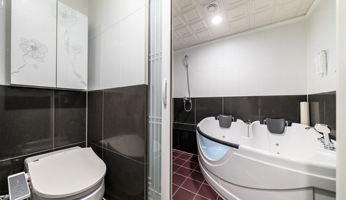 Suite ejecutiva, 2 habitaciones, vistas parciales al mar