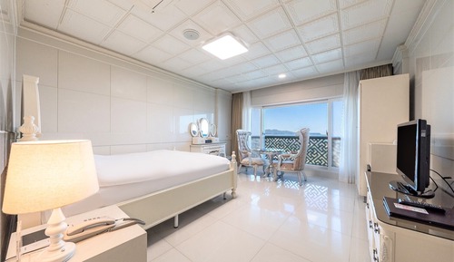 Habitación estándar con 1 cama doble o 2 individuales